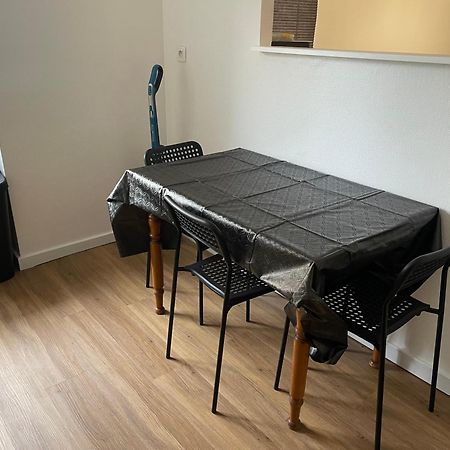 Hexagone Wifi Un Sejour A Part Lägenhet Longeville-les-Metz Exteriör bild