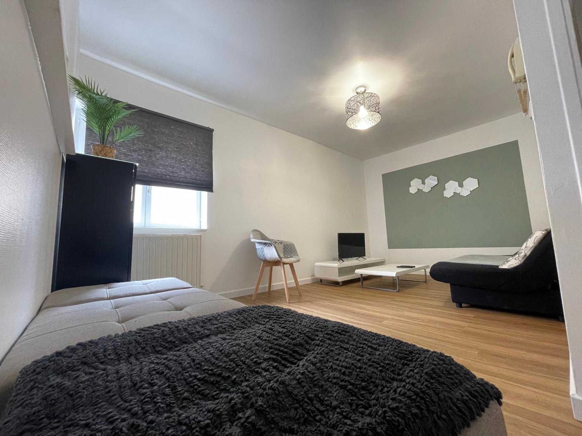 Hexagone Wifi Un Sejour A Part Lägenhet Longeville-les-Metz Exteriör bild