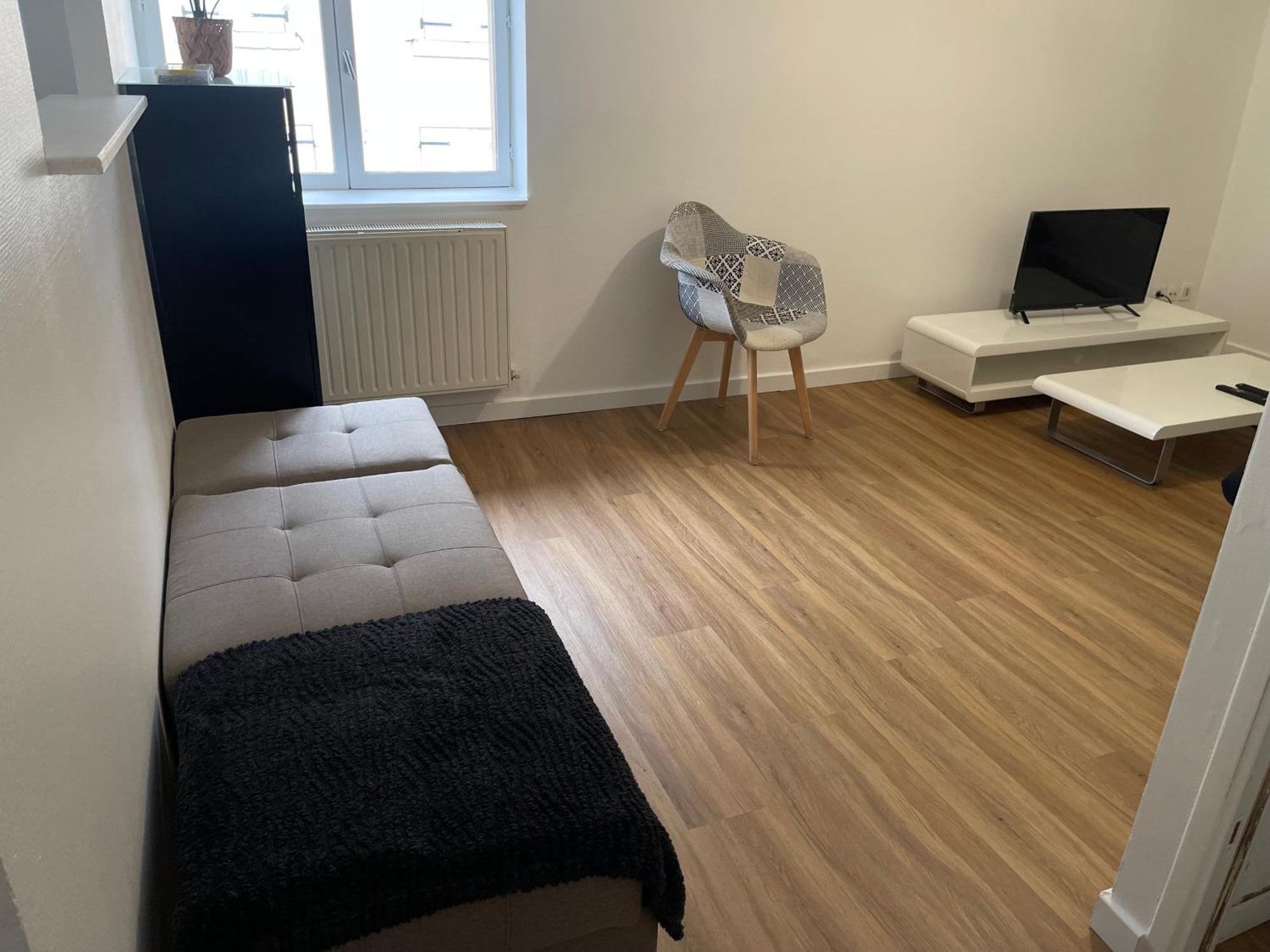 Hexagone Wifi Un Sejour A Part Lägenhet Longeville-les-Metz Exteriör bild