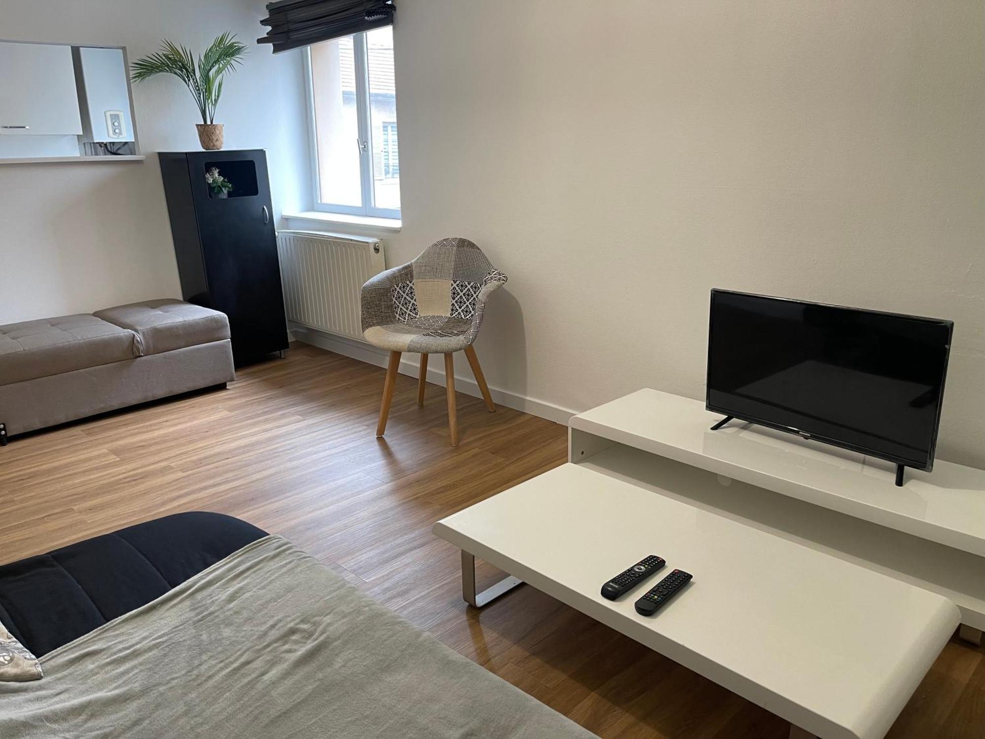 Hexagone Wifi Un Sejour A Part Lägenhet Longeville-les-Metz Exteriör bild